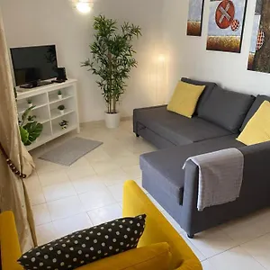 https://caletaparaiso110.in-canary-islands.com
